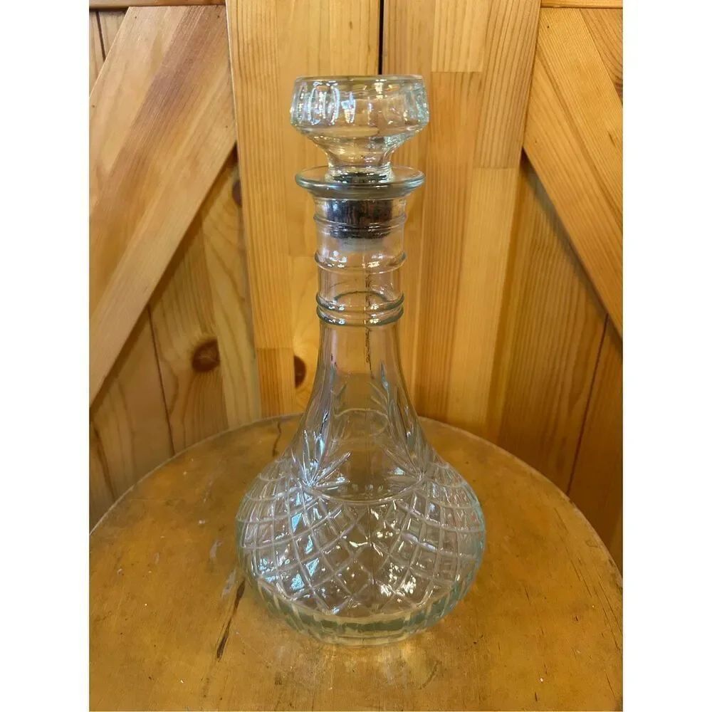 Vintage 1980 Mogan David Wine Co. Limited Ed. Collection Clear Decanter (5057)